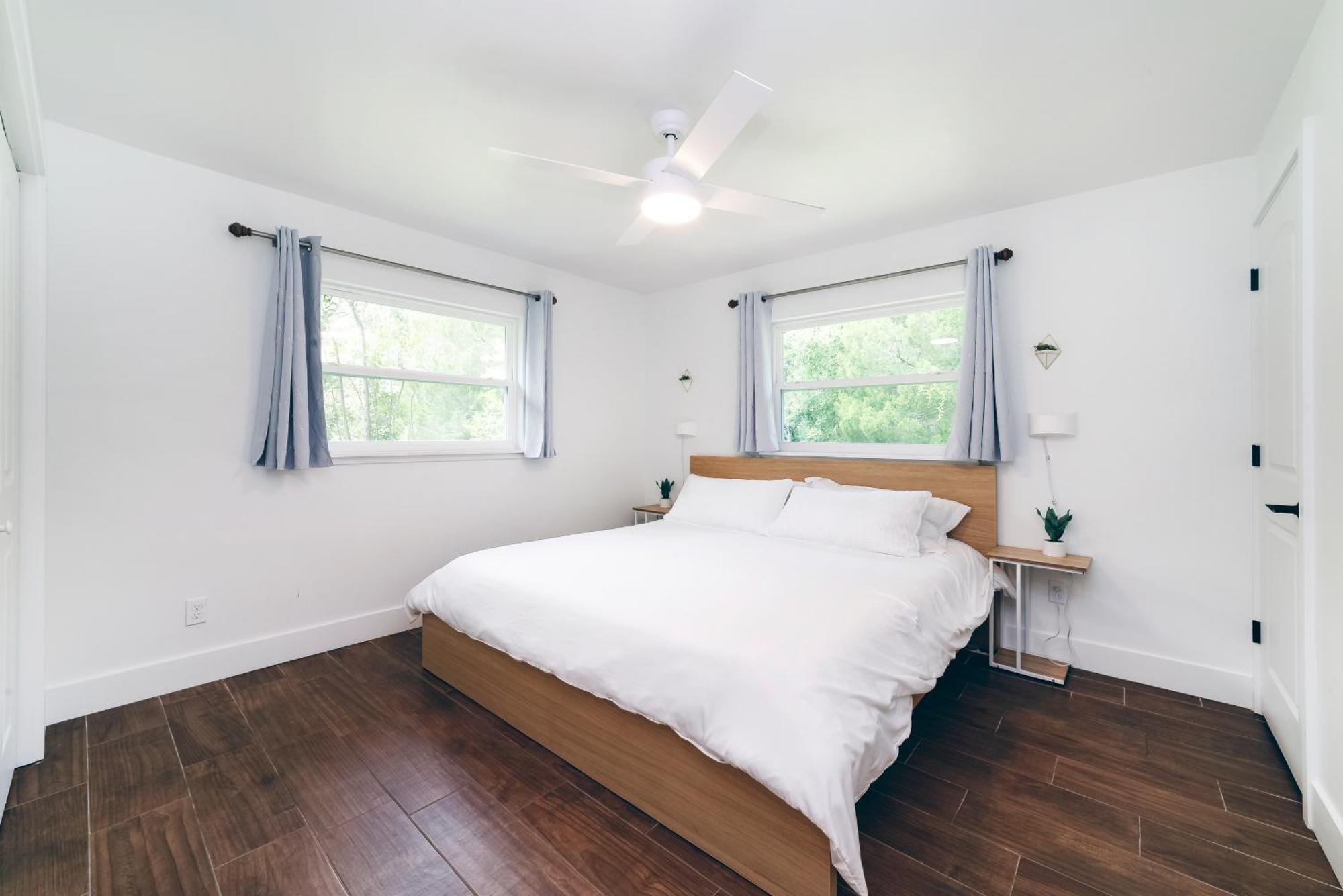 New Cozy House 5 Min Three Sisters Springs